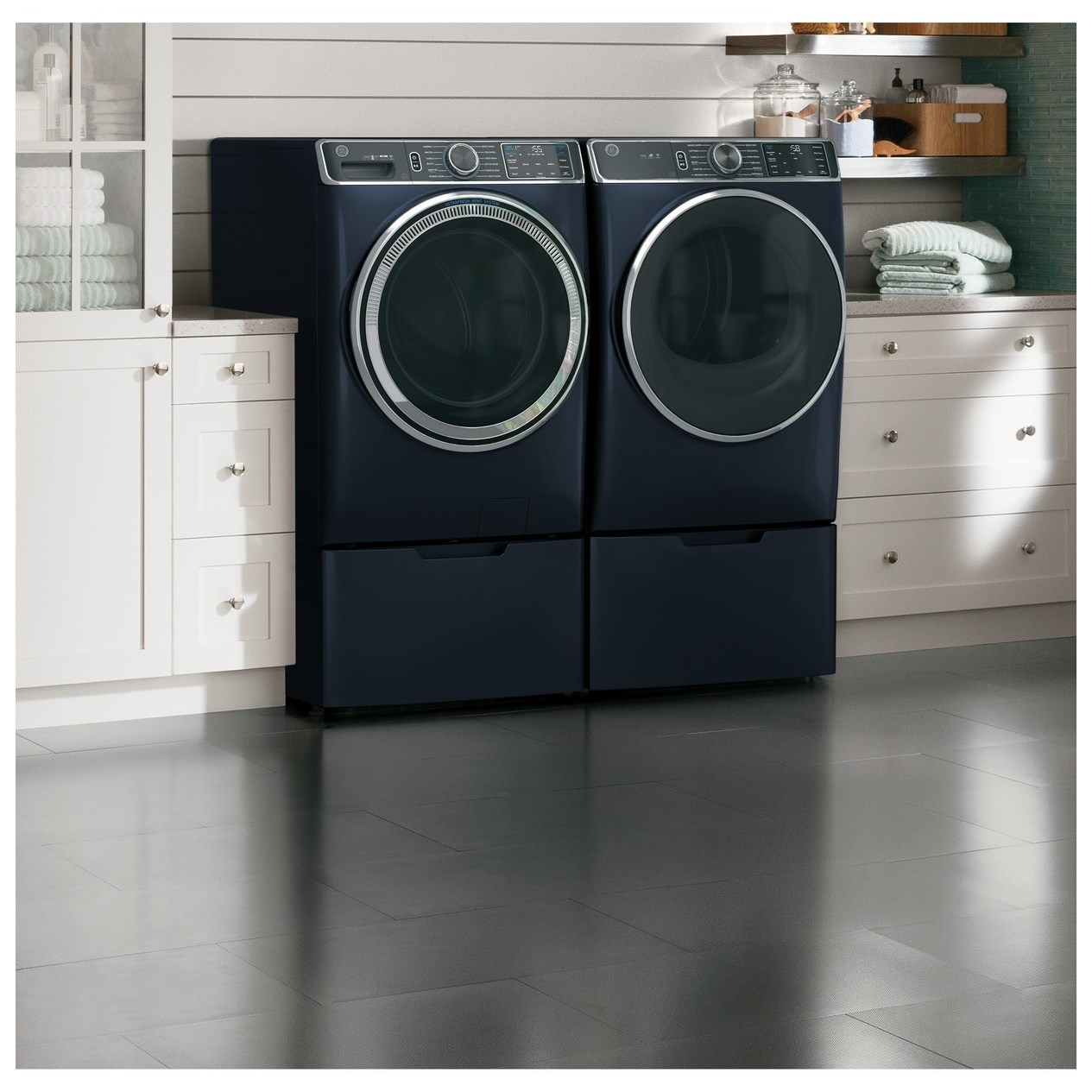 GE Appliances GE® 5.0 cu. ft. Capacity Smart Front Load ENERGY STAR